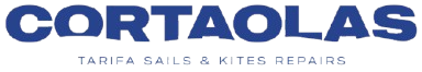 Logotipo en letras mayúsculas de color azul marino con la palabra "CORTAOLAS" en grande y debajo la frase "Tarifa Sails & Kites Repairs", correspondiente al taller especializado en reparación de velas de windsurf y cometas de kitesurf en Tarifa.